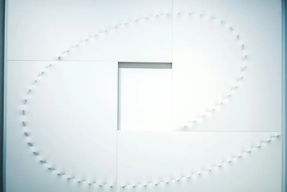 An illustrated flowchart showing the steps to accept a job offer via email